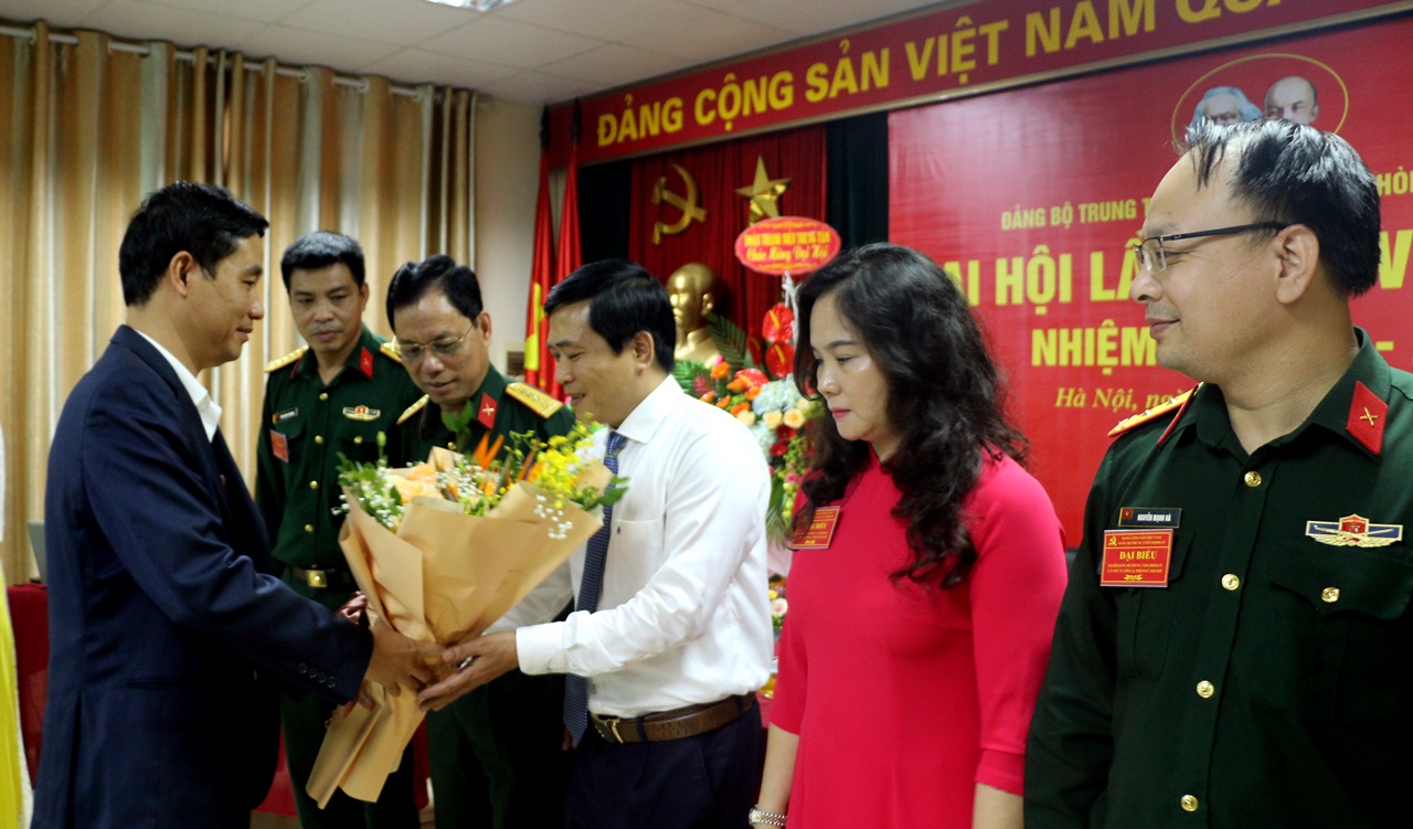 Description: C:\Users\ADMIN\Desktop\Đại hội đảng bộ TT Vòng 2\IMG_7890.JPG